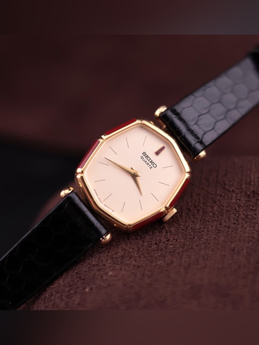 Vintage 1981 Seiko Quartz 2320-675A Women’s Watch - Picture 5 of 10